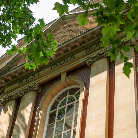 Aparthotel Saco West India House Bristol