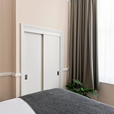 Aparthotel Saco West India House