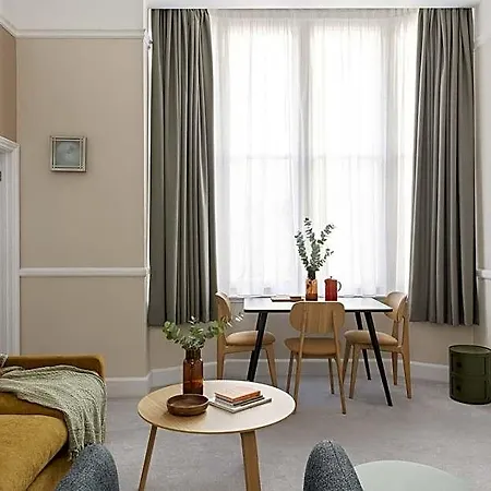 Saco - West India House Апартаменти *
