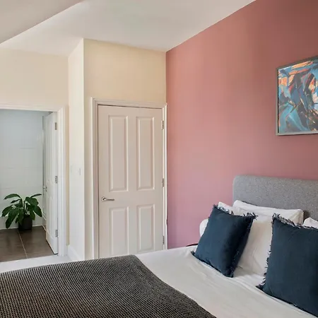 Saco West India House Апарт-отель Бристоль