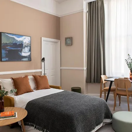 Апарт-отель Saco West India House